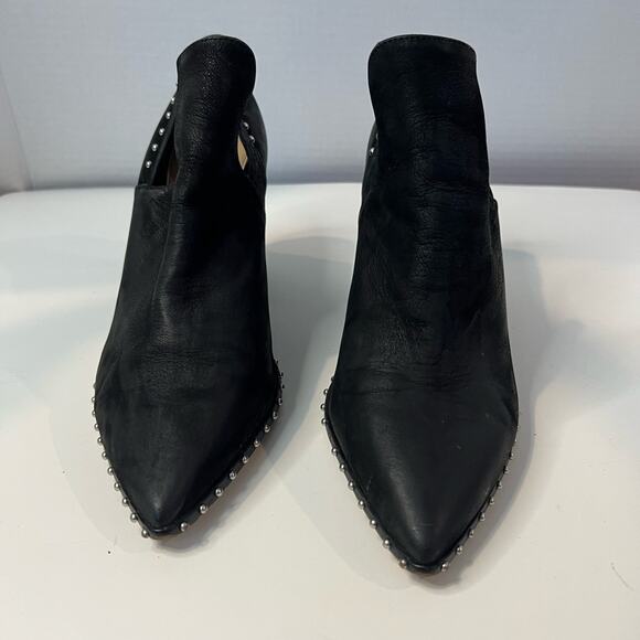 Gianni Bini Women’s Daveigh Black Suede Studded Western Booties Pointed Toe 9.5M - Picture 2 of 9